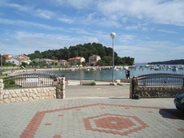 Apartmani Ruzarija Rab Town Kültér fotó