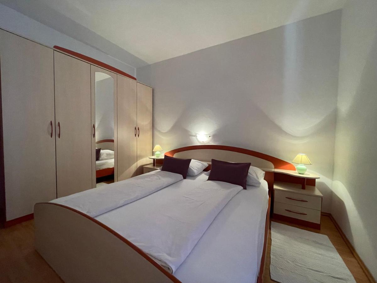 Apartmani Ruzarija Rab Town Kültér fotó