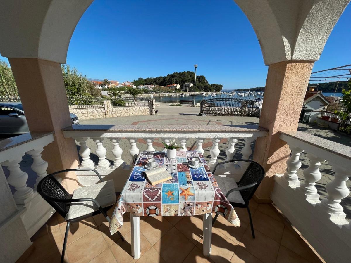 Apartmani Ruzarija Rab Town Kültér fotó