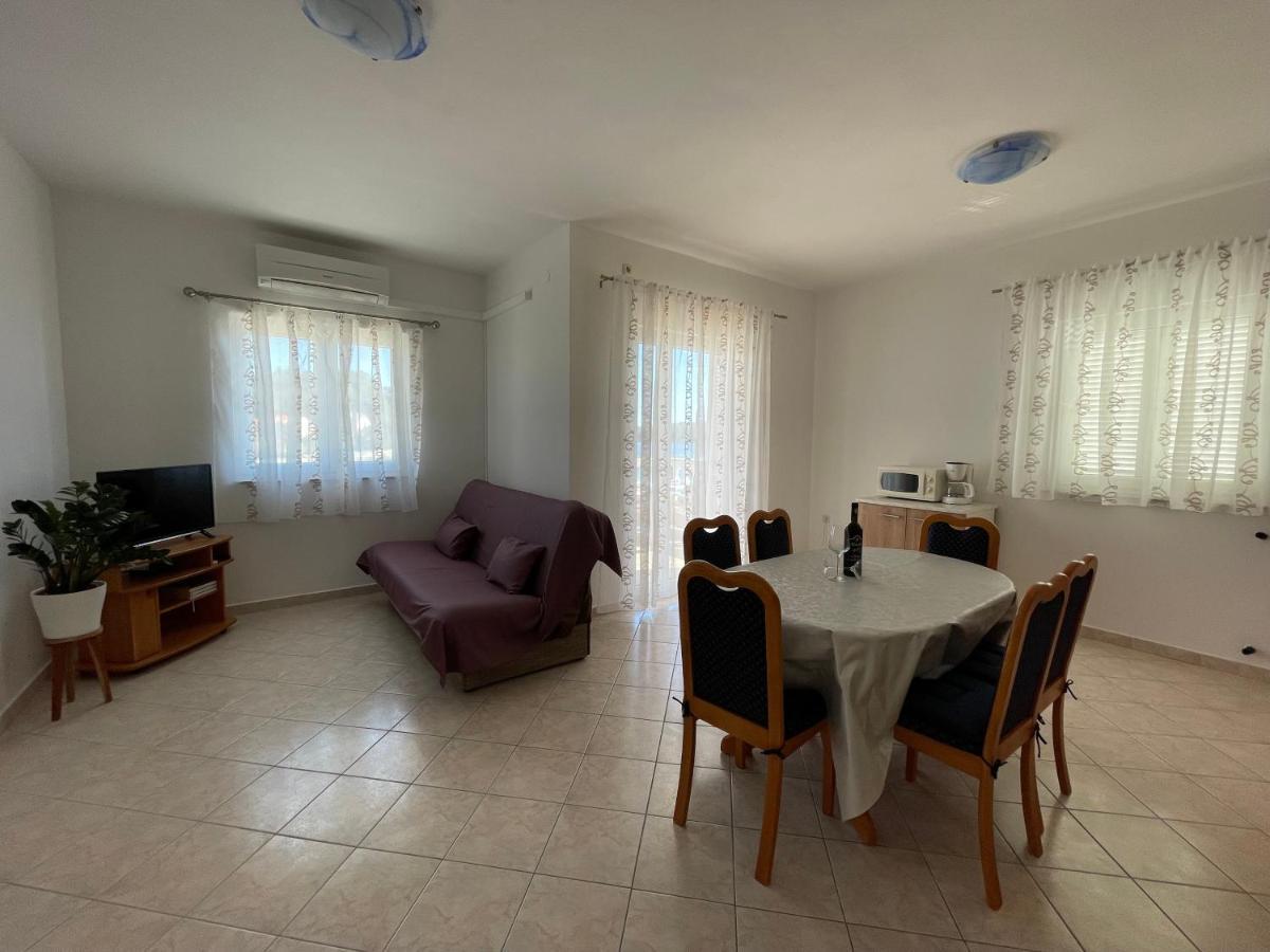 Apartmani Ruzarija Rab Town Kültér fotó