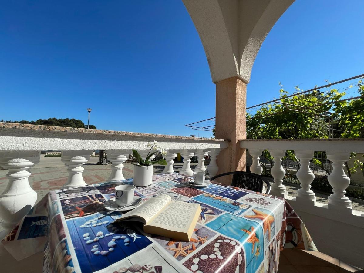 Apartmani Ruzarija Rab Town Kültér fotó