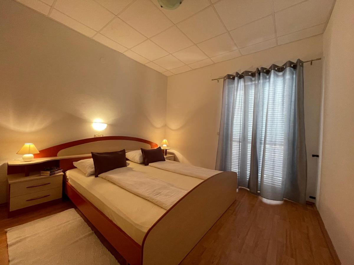 Apartmani Ruzarija Rab Town Kültér fotó